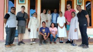 Foto Professores do PPGF, Léo Peruzzo e Bortolo Valle, participam de atividades acadêmicas no Timor-Leste