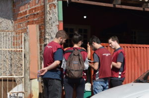 Estudantes da PUCPR Londrina fazem ação comunitária