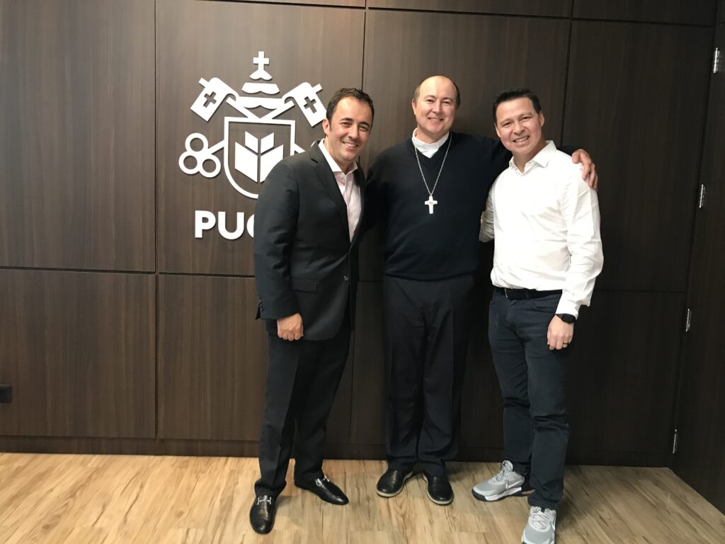 Reitor da PUCPR, Bispo Auxiliar de Curitiba e o Presidente do Grupo Marista