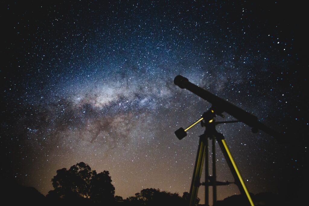 foto de telescópio e estrelas