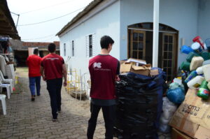 Projeto Comunitário Vovô Vitorino troca de reciclável por alimento